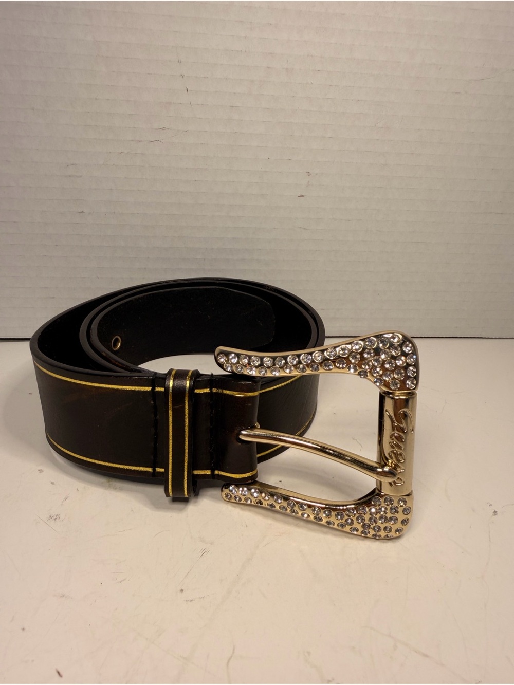 Guess Brown Leather Belt with Gold-Tone Rhinestone
Embellished Buckle 40 inches